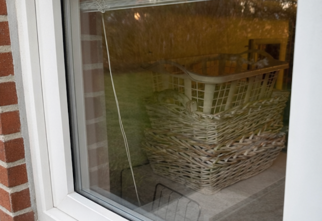 Kristallklart fönster efter putsning